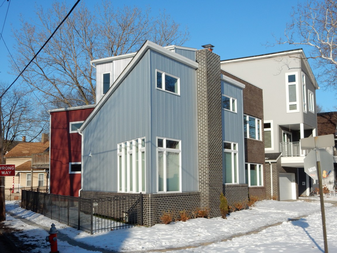 2472 Tremont | Exterior