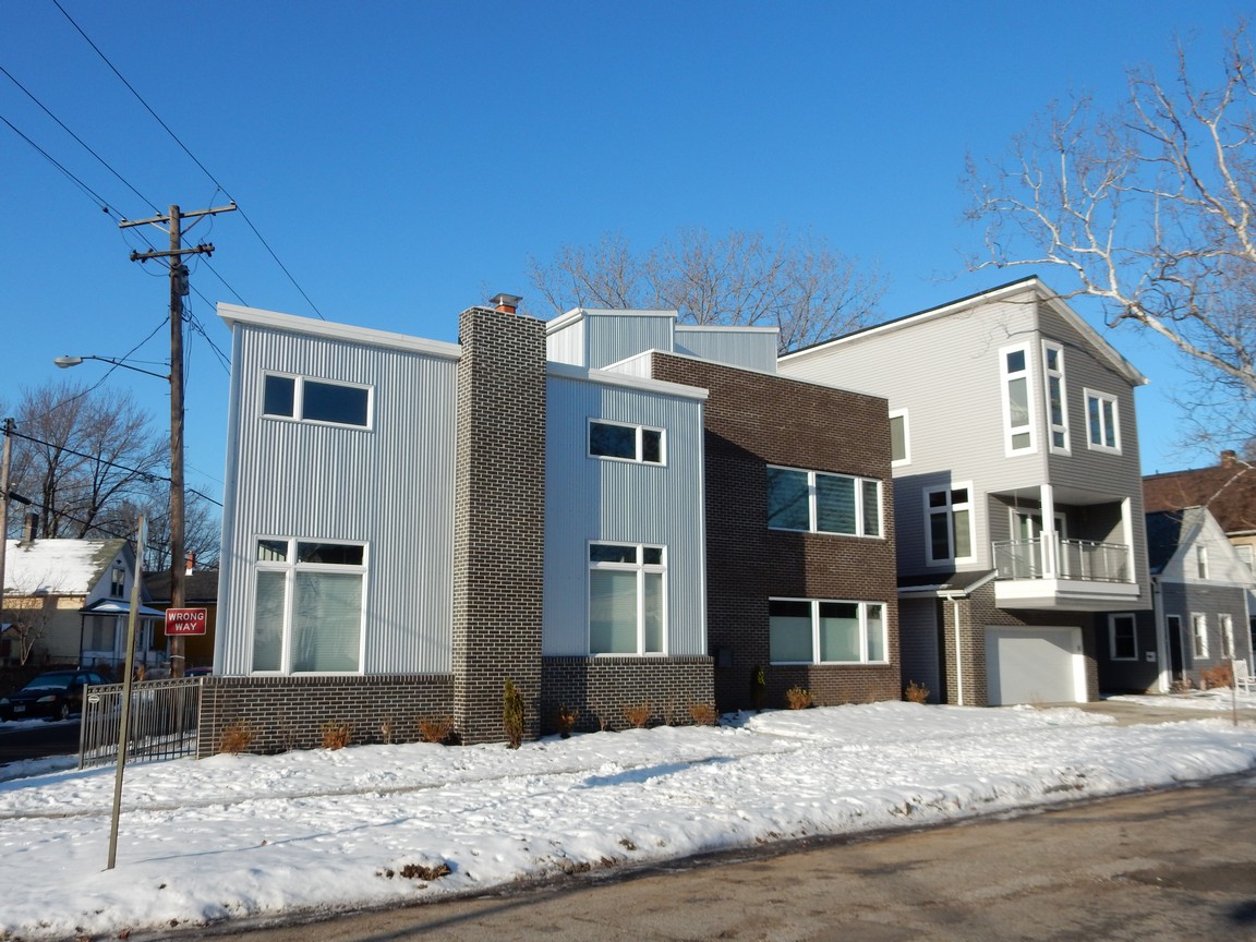 2472 Tremont | Exterior