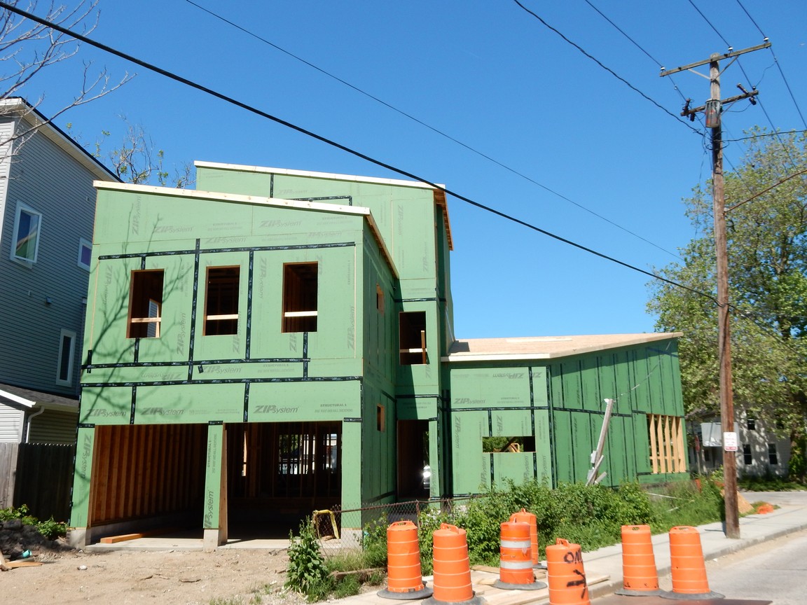 2472 Tremont | Exterior Build
