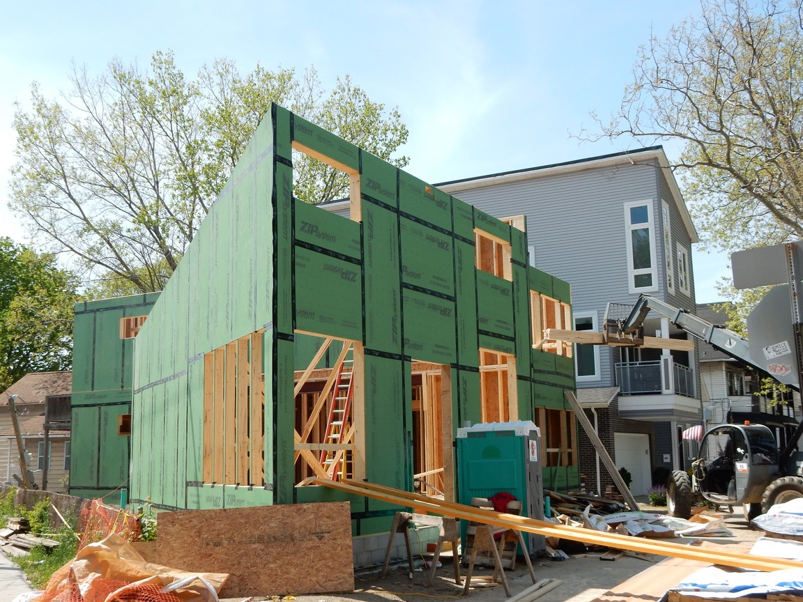2472 Tremont | Exterior Build