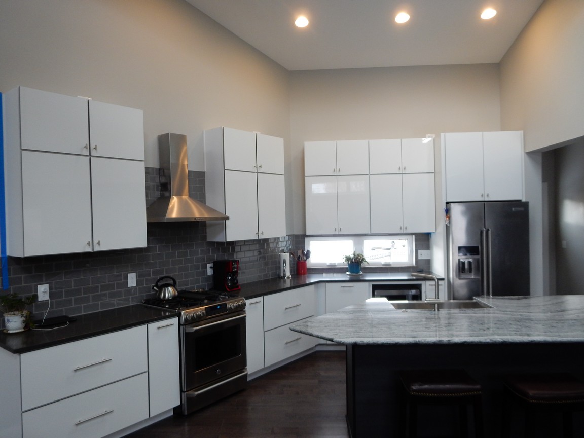2472 Tremont | Kitchen
