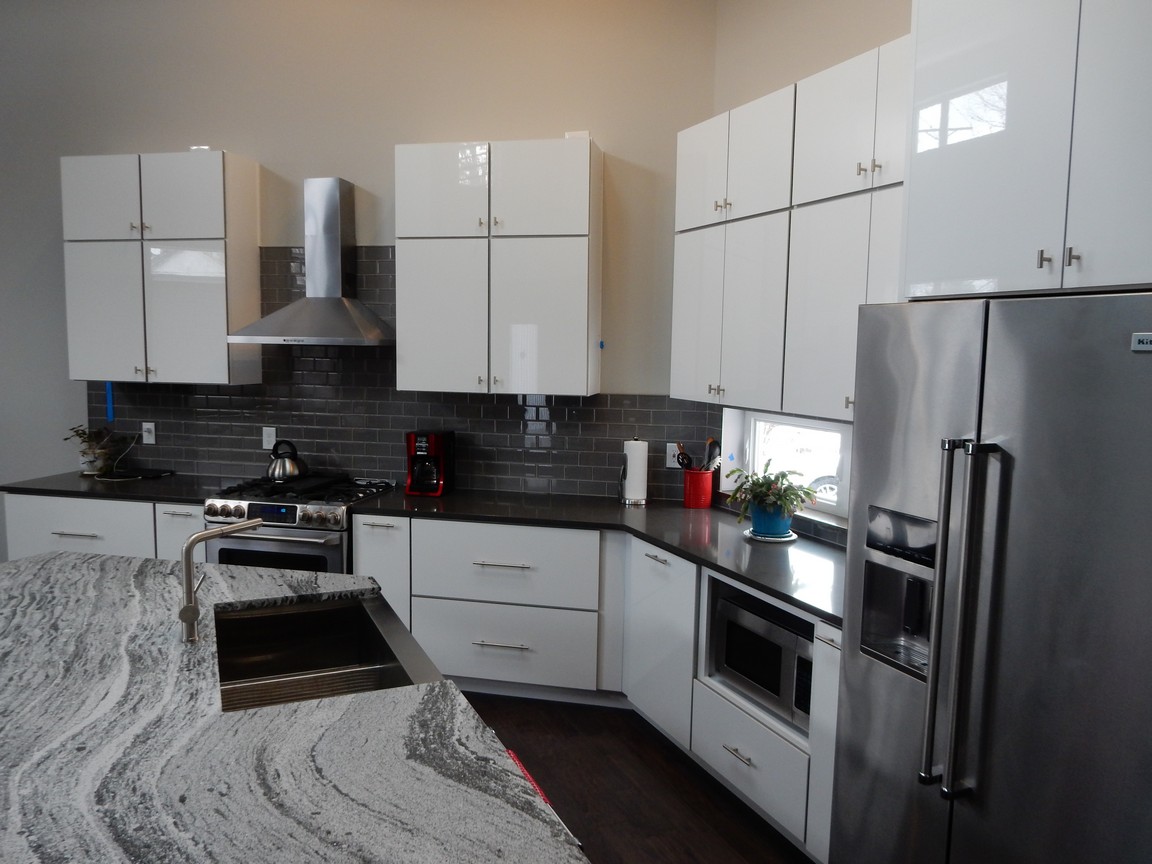 2472 Tremont | Kitchen