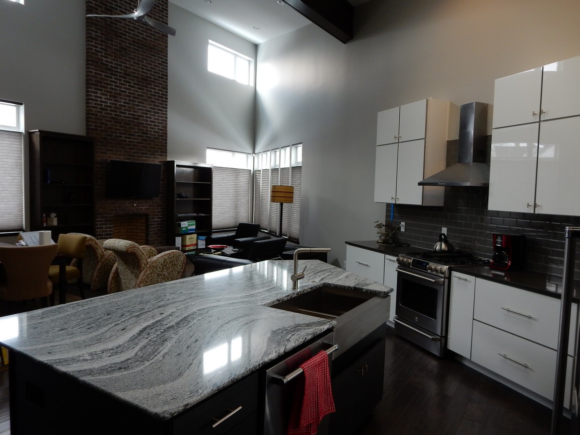 2472 Tremont | Kitchen