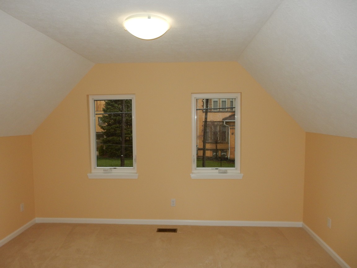 909 College Tremont Cleveland Ohio