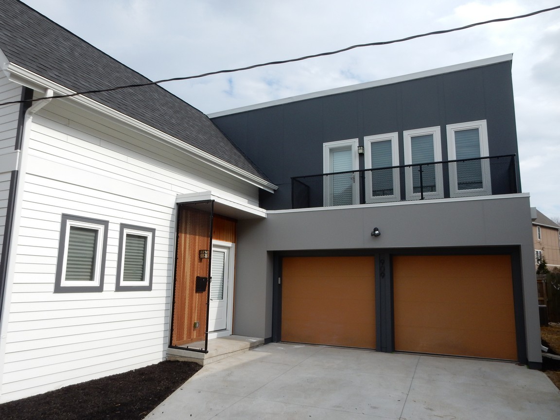 909 College Tremont Cleveland Ohio