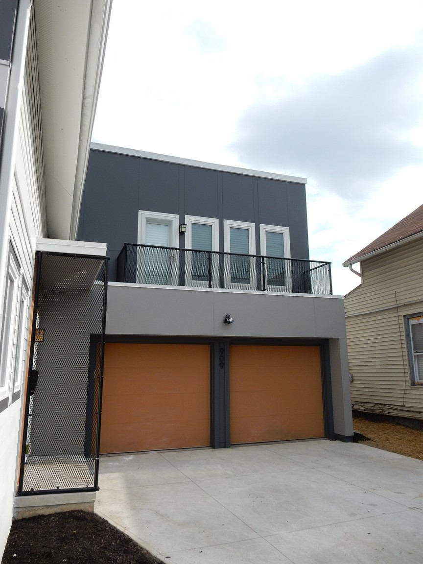 909 College Tremont Cleveland Ohio