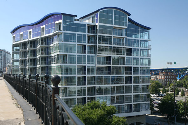 Exterior Photos of Stonebridge Plaza in Downtown Cleveland